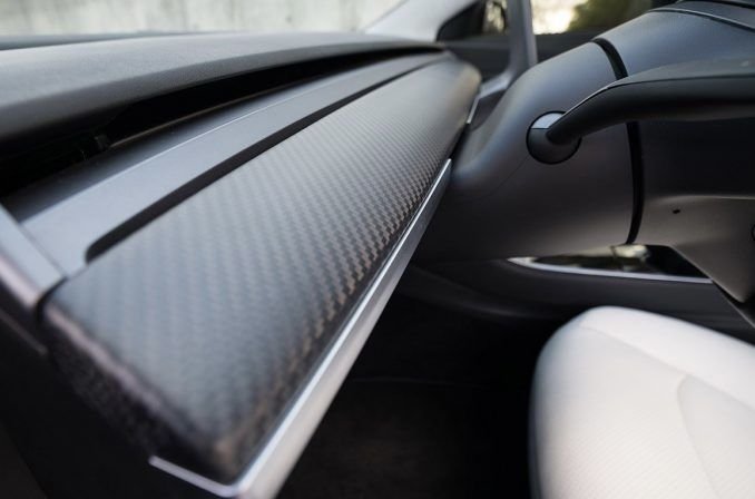 Salpicadero + puertas carbono Tesla Model 3 y