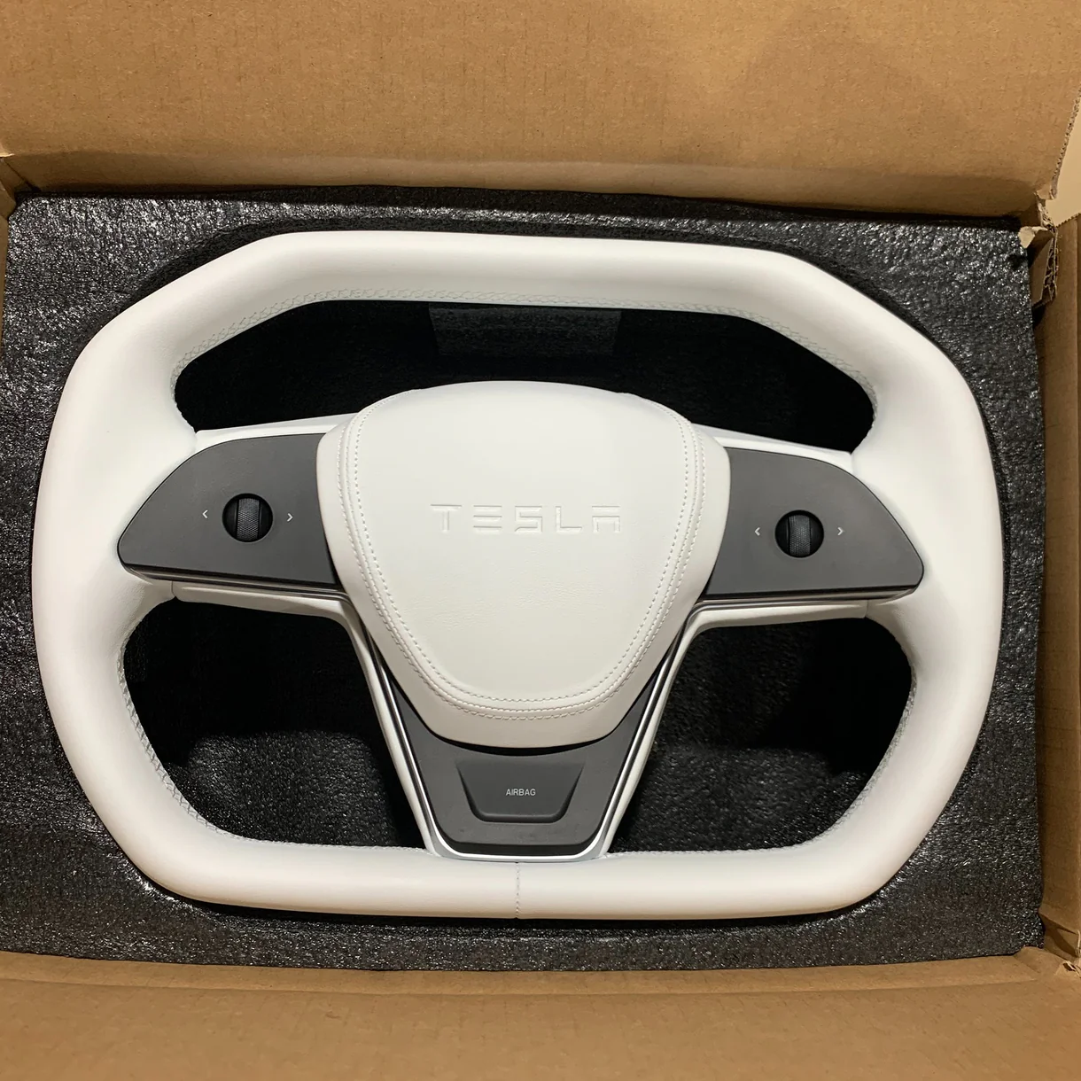 Volante tipo Cybertruck para Model 3 y, imagen 3